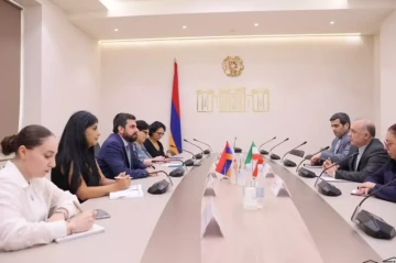 Iranian envoy, Armenian MPs discuss latest regional developments