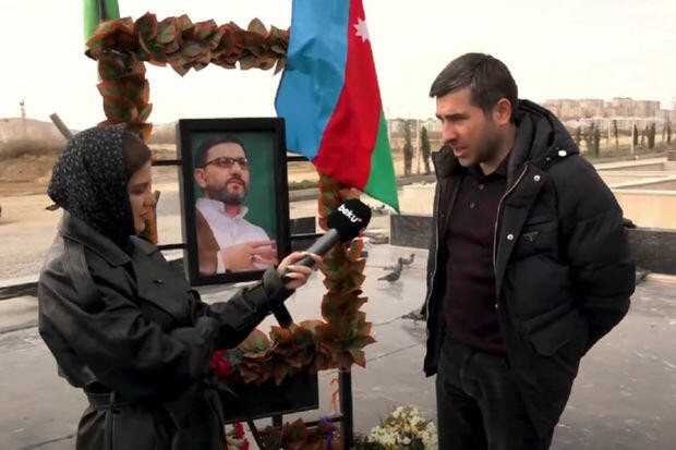 Hacı Şahin evini satıb ehsan veribmiş... -