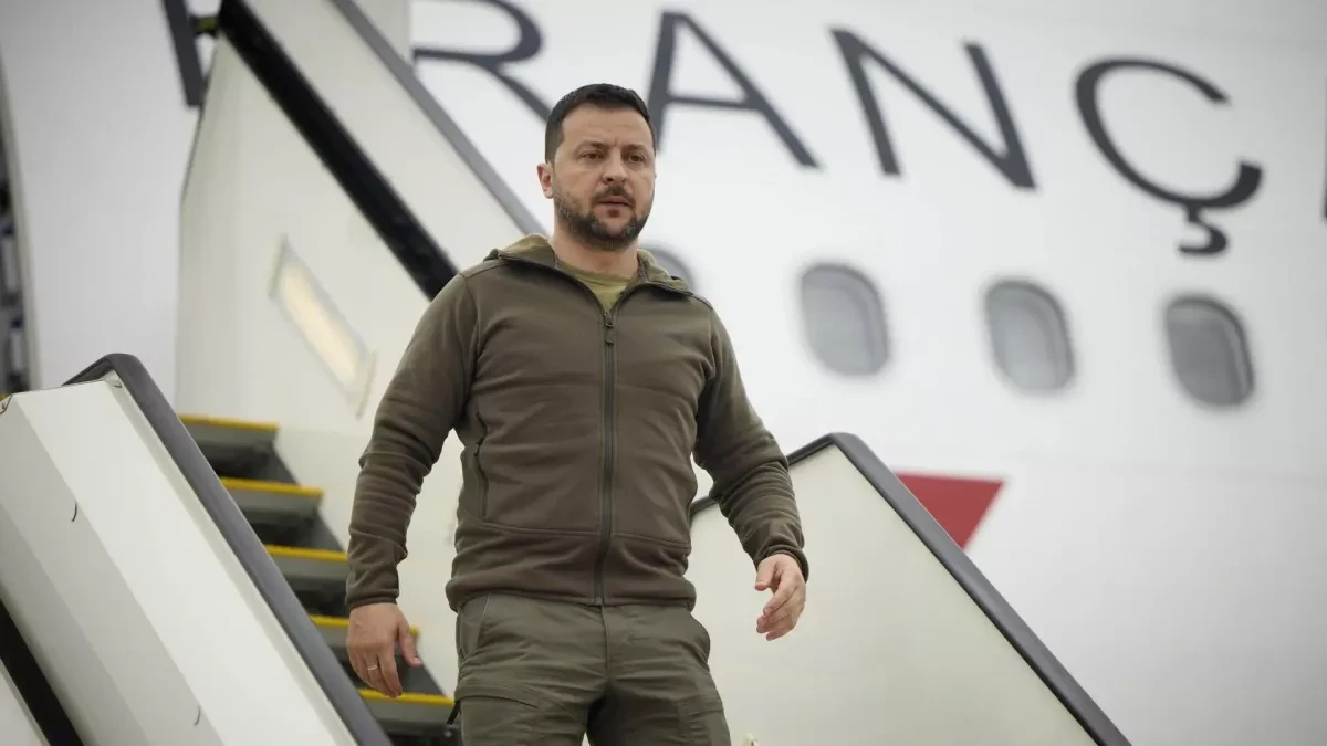 Ukraine's leader arrives in Switzerland for World Economic Forum VIDEO