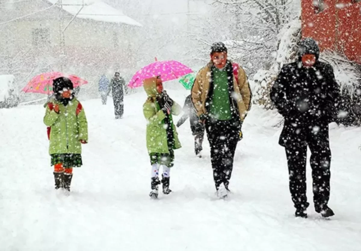 Hundreds of schools shut in UK due to harsh weather conditions