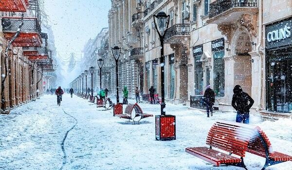 Baku was covered in white -