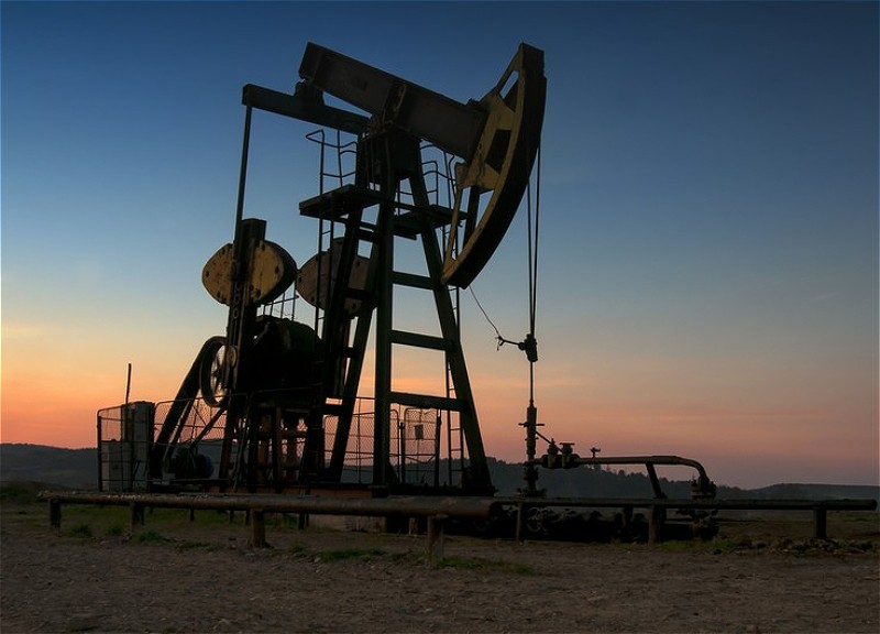 Азербайджанская нефть незначительно подешевела