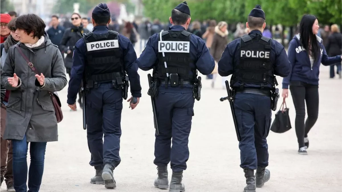 France arrests teen attempting to detonate explosive near US bank branch in Paris