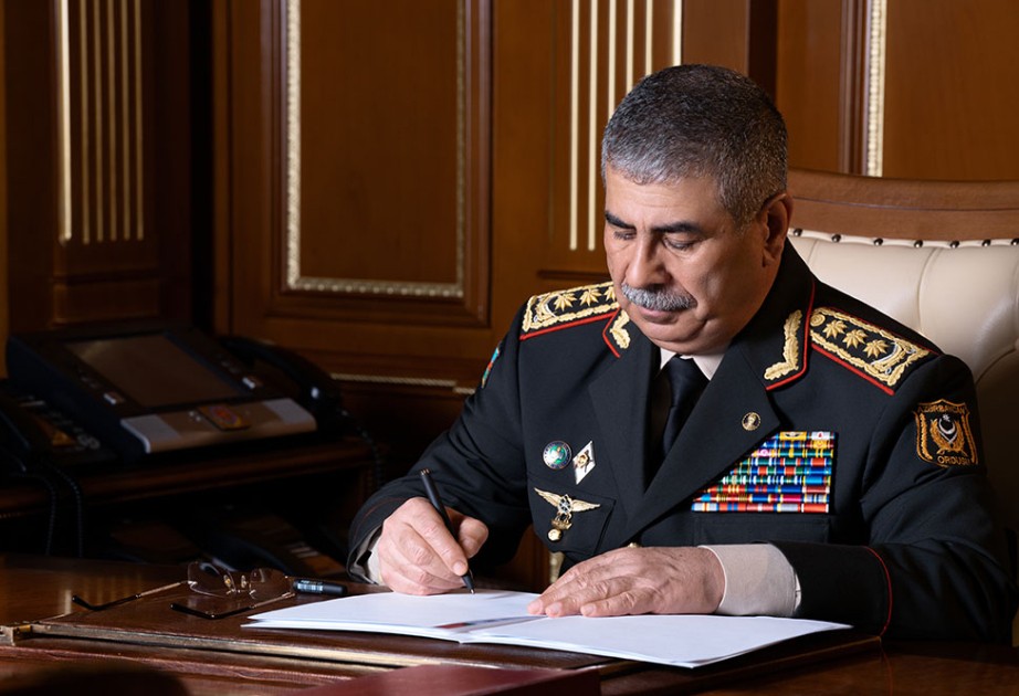 Azerbaijan’s Defense Minister expresses condolences to Turkish and Qatari counterparts