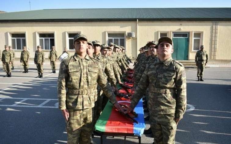 Orta təhsillilər də bir il hərbi xidmət