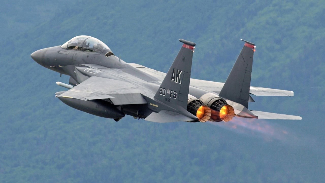 Спасен один из членов экипажа сбитого F-15 в Иране