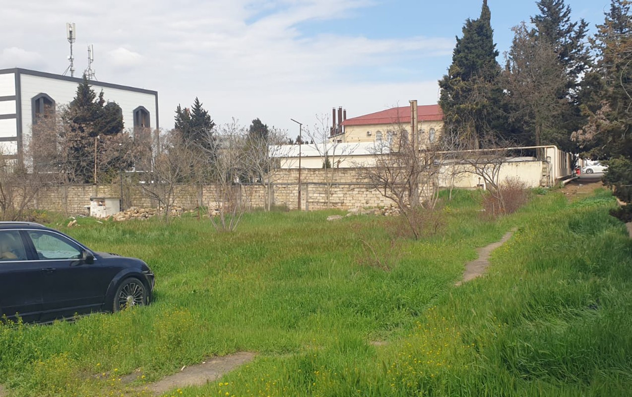 Bakıda magistral su kəmərlərinin üstünü - Kimlərə satıblar?