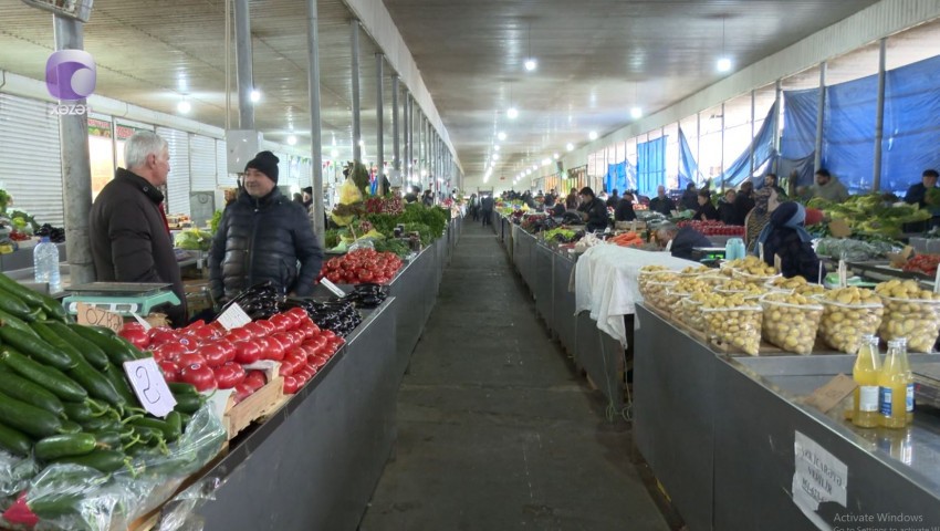 Bazarlarda məhsullar UCUZLAŞDI
