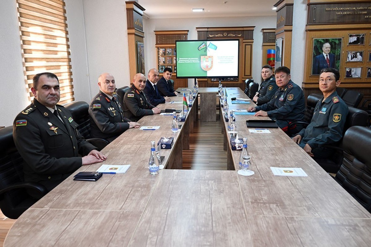 Kazakh delegation visits Azerbaijan