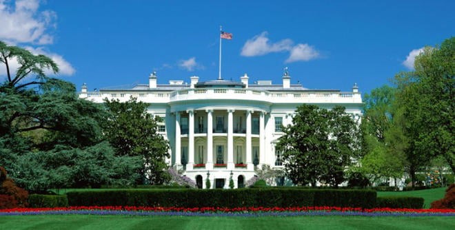 Gunman killed after shooting near White House - Video