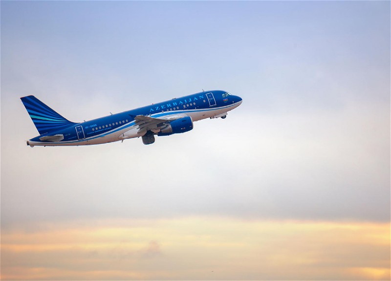 AZAL выполнил первый в этом сезоне авиарейс из из Гянджи в Санкт-Петербург