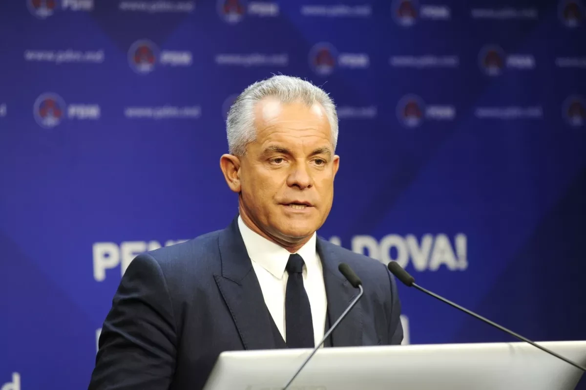 Moldova seeks 25-year sentence for oligarch Plahotniuc over fraud case