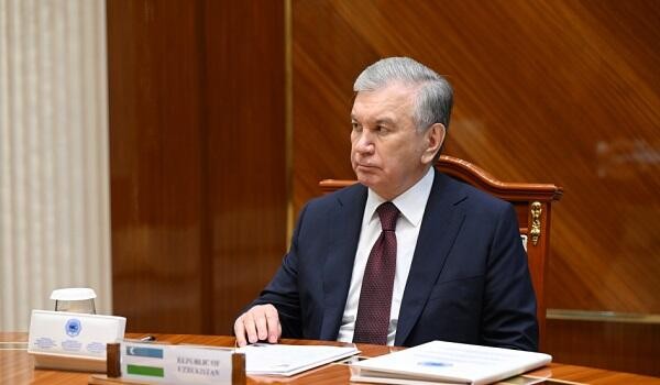 Mirziyoyev thanks Aliyev for WUF13 in Baku