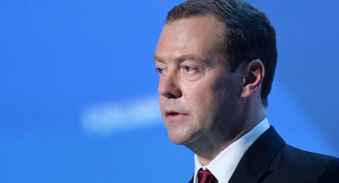 Медведев жестко предупредил Пашиняна