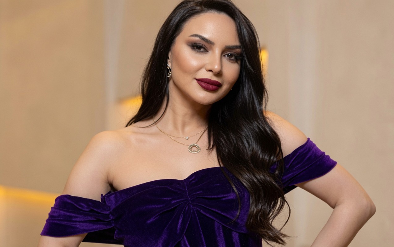 3 aydır maaş ala bilmədiyi üçün efirdən getdi - Video