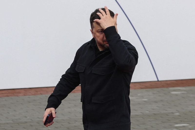 СМИ: Навроцкий готов сохранить высшую награду Зеленскому при одном условии