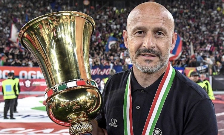 “Beşiktaş” italiyalı məşqçi ilə danışıq aparır