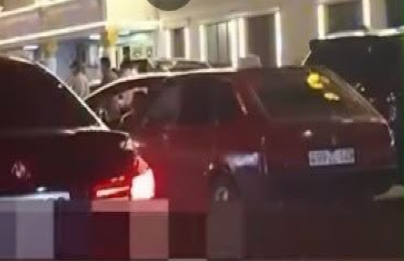 Bakıda şadlıq sarayının qarşısında kütləvi dava: Polis hərəkətə keçdi -