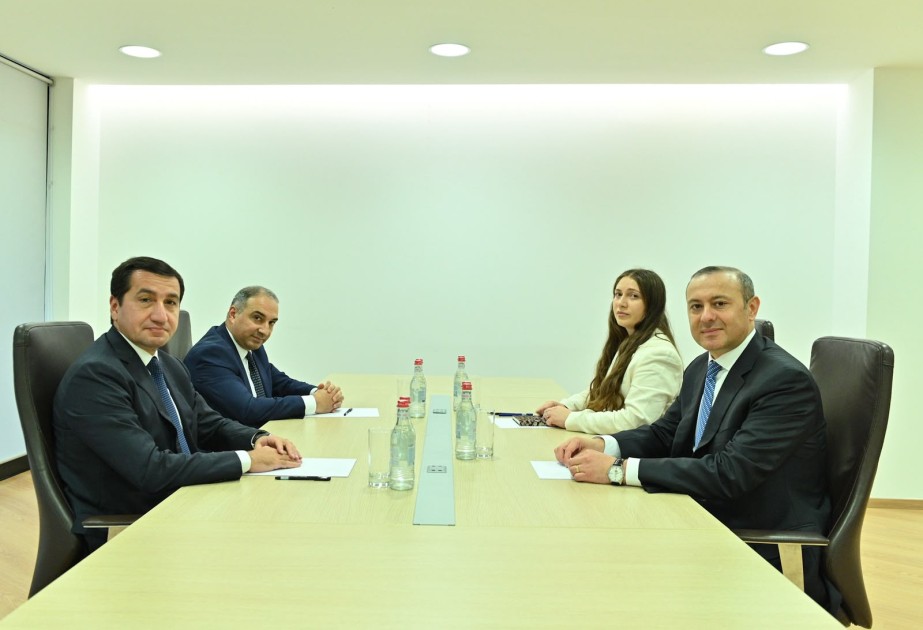 Prezidentin köməkçisi Hikmət Hacıyev ilə Ermənistanın Təhlükəsizlik Şurasının katibi Armen Qriqoryan arasında işgüzar görüş keçirilib