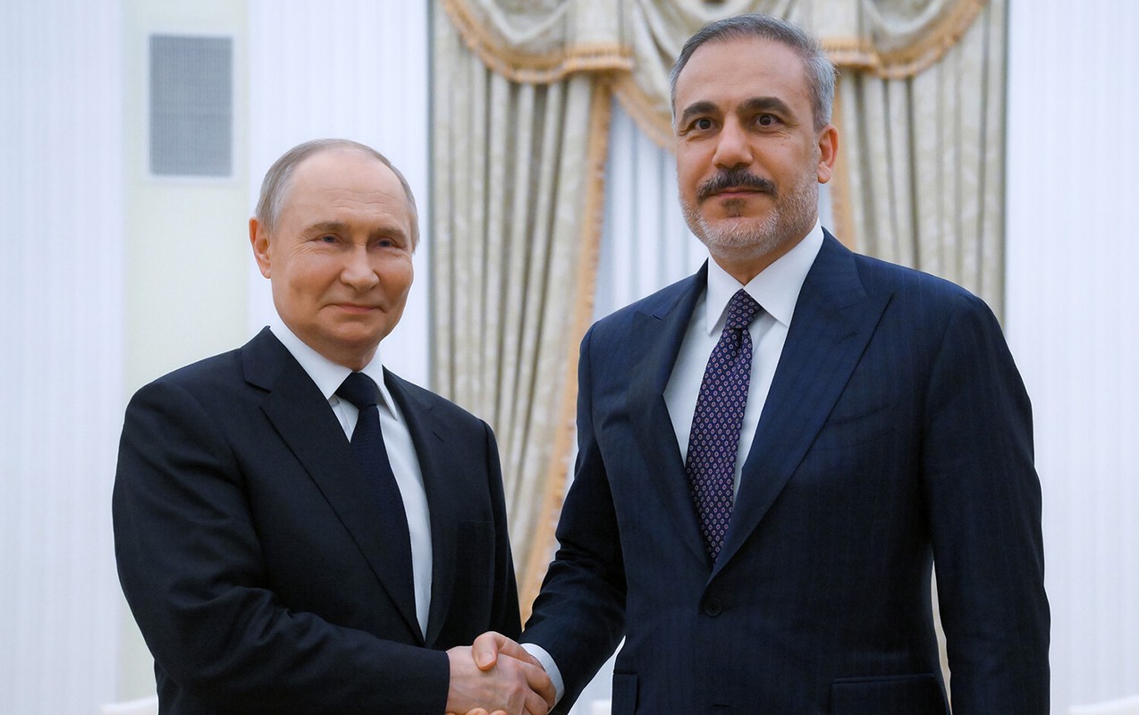 Putin Hakan Fidanla görüşdü