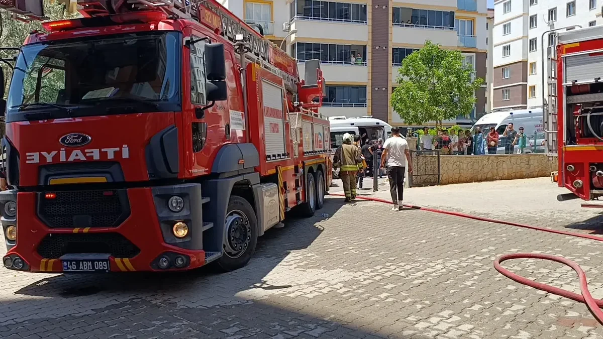 Türkiyədə çoxmənzilli binada yanğın -