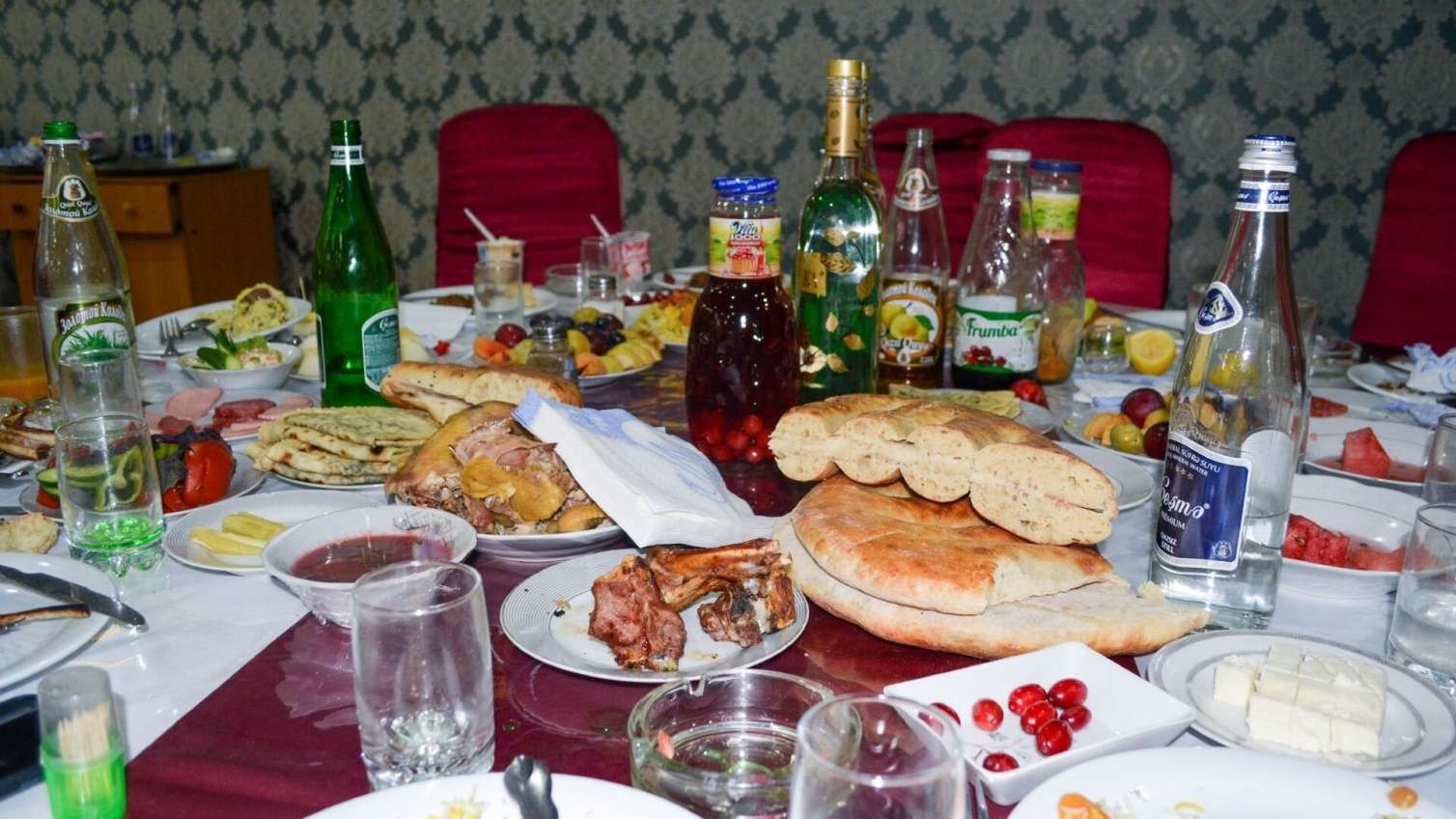 Toylarda spirtli içkilər qadağan edilə bilərmi?