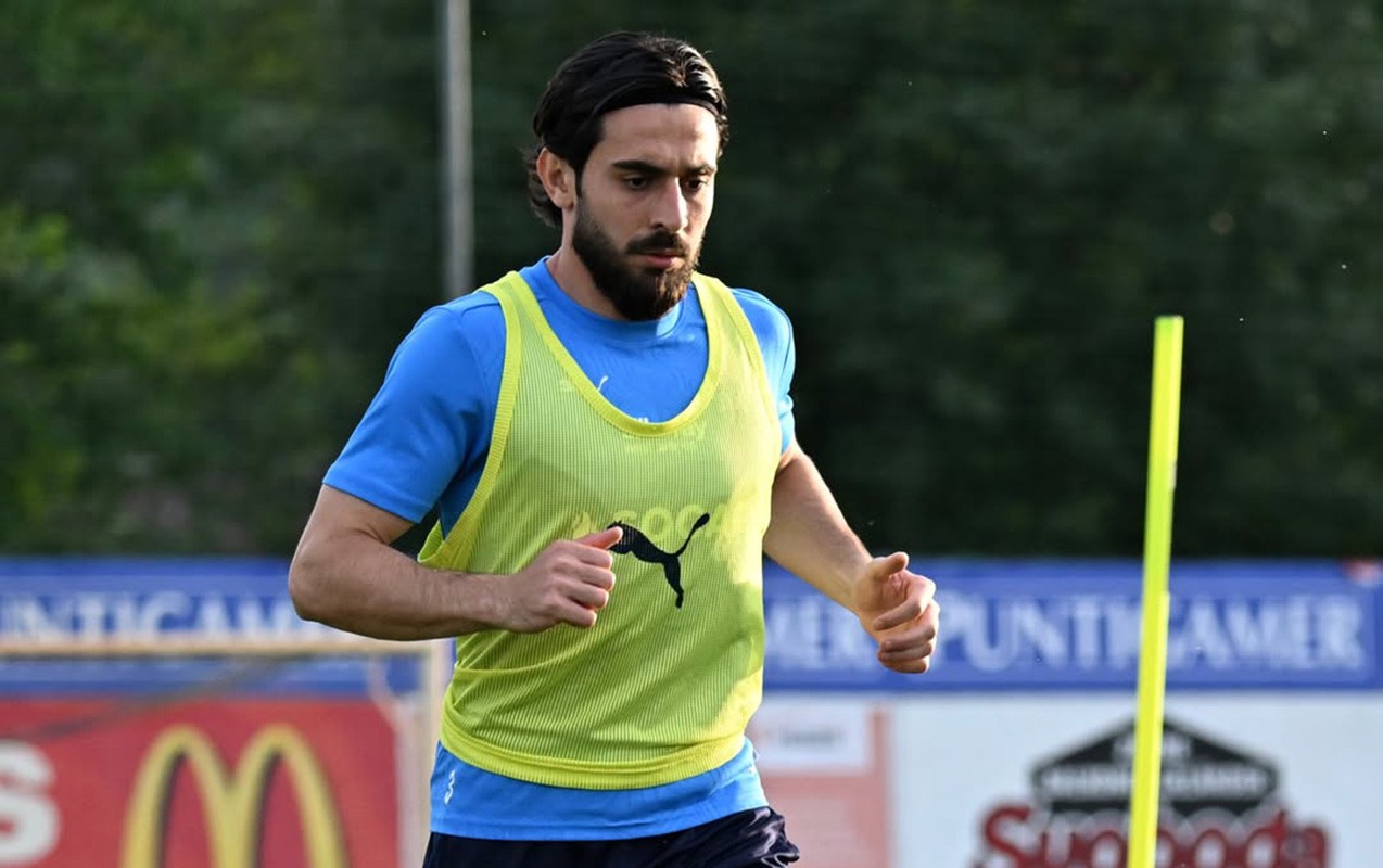 Elvin yenə söz atdı -