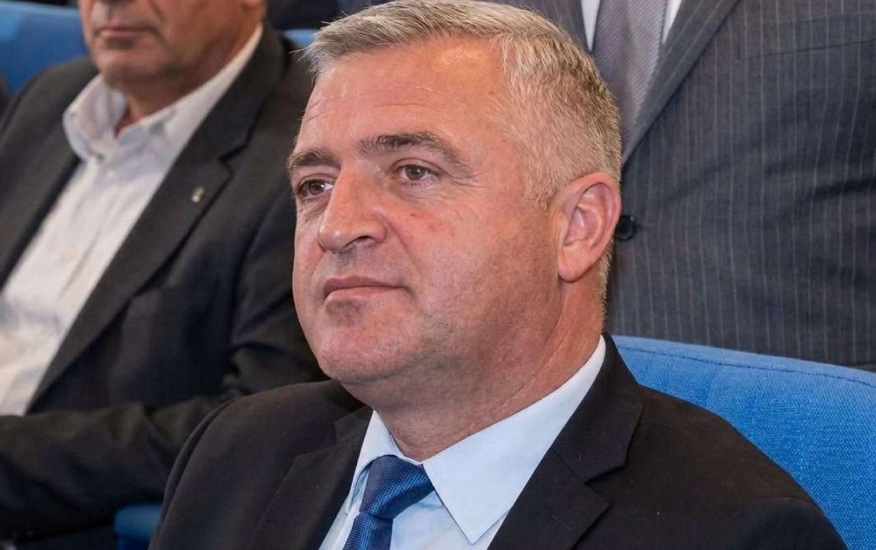 Qalmaqallı məmura cinayət işi açıldı