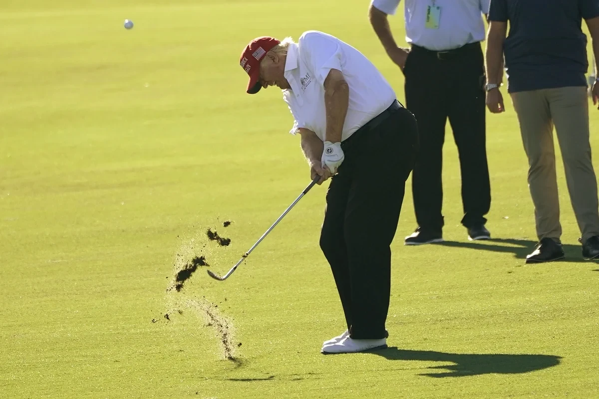 Donald Tramp Vaşinqtondakı 100 illik qolf meydançasını yenidən quracaq