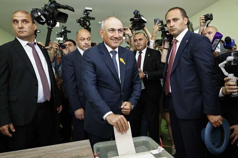 Paşinyanın partiyasından müxalifətə: Xalq müharibə istəmir, bunu bacarmayacaqsınız