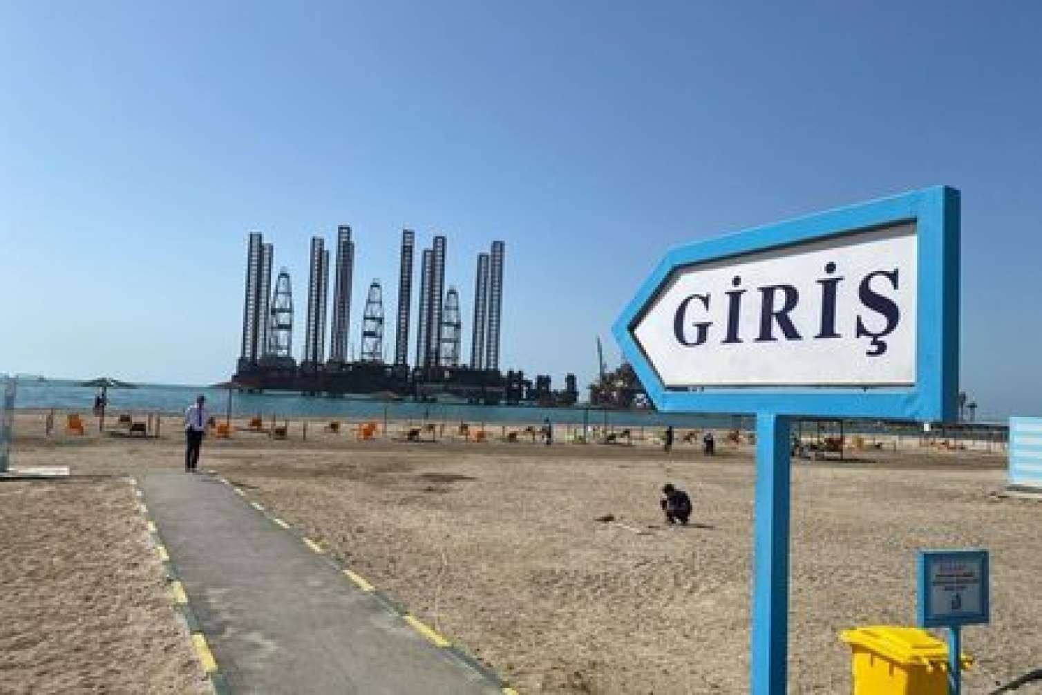 Bakıdakı pullu çimərliklərə giriş   qiymətləri