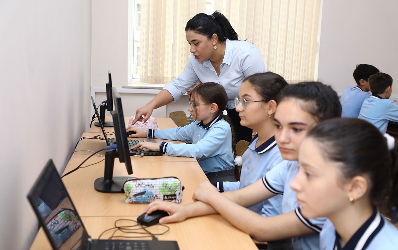 300 mindən çox şagird monitorinq olunacaq