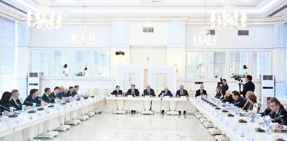 Milli Məclisdə kitabxana sisteminin aktual məsələlərinə həsr olunmuş ictimai müzakirə keçirildi