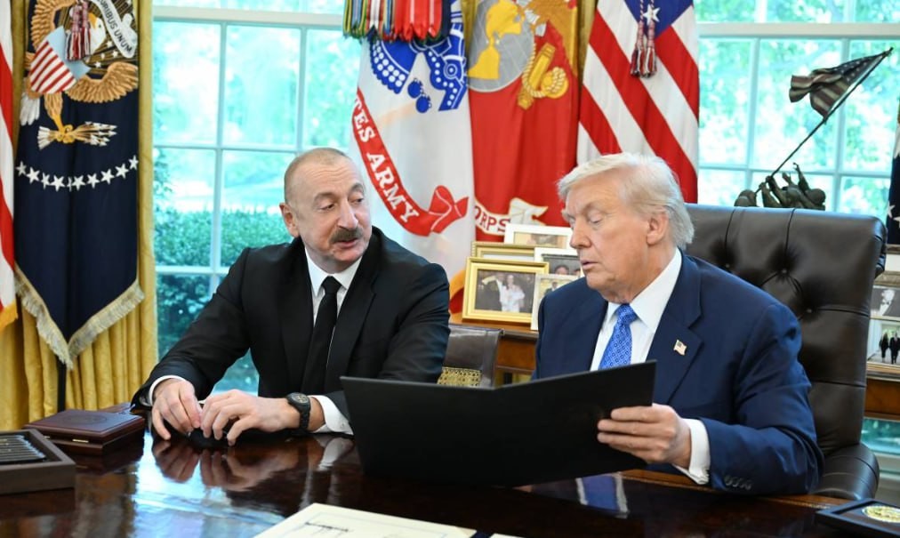 İlham Əliyev Donald Trampı