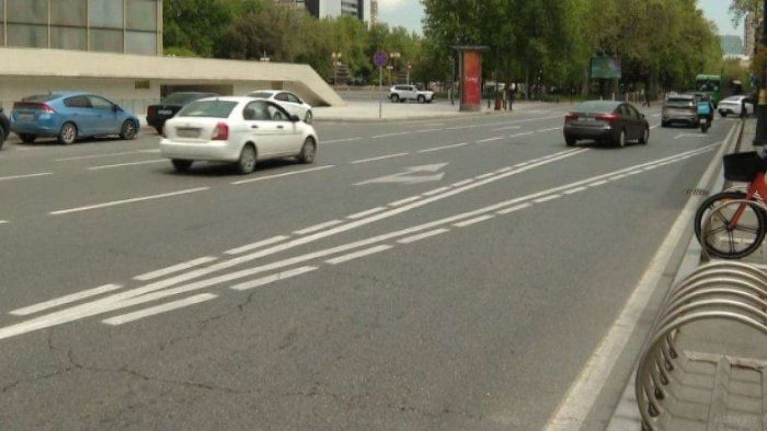 “Sürücü yola yox, xətlərə baxır” – Ekspert   AYNA-nı tənqid etdi