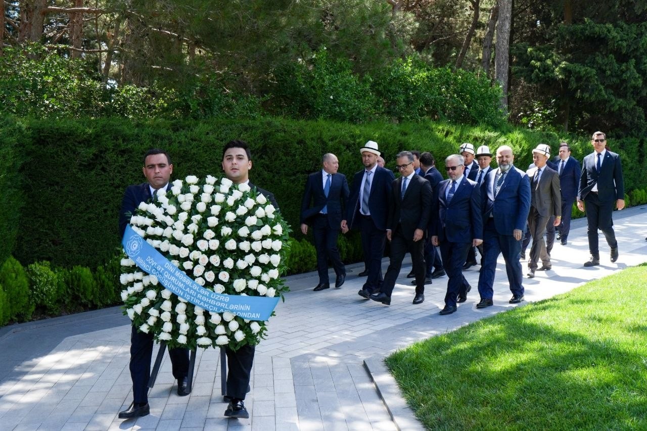 TDT ölkələrinin rəsmiləri Fəxri Xiyabanı və Zəfər abidəsini ziyarət etdilər –