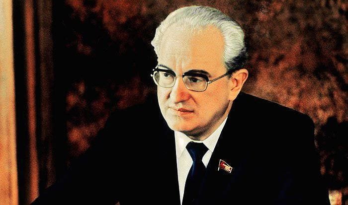 “Zərgər” ləqəbli tacir nəvəsi necə SSRİ-nin rəhbəri oldu? –