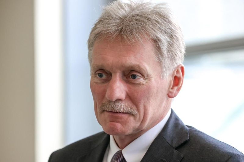 Песков: РФ принимает во внимание заявления Рубио о США "на стороне Украины"
