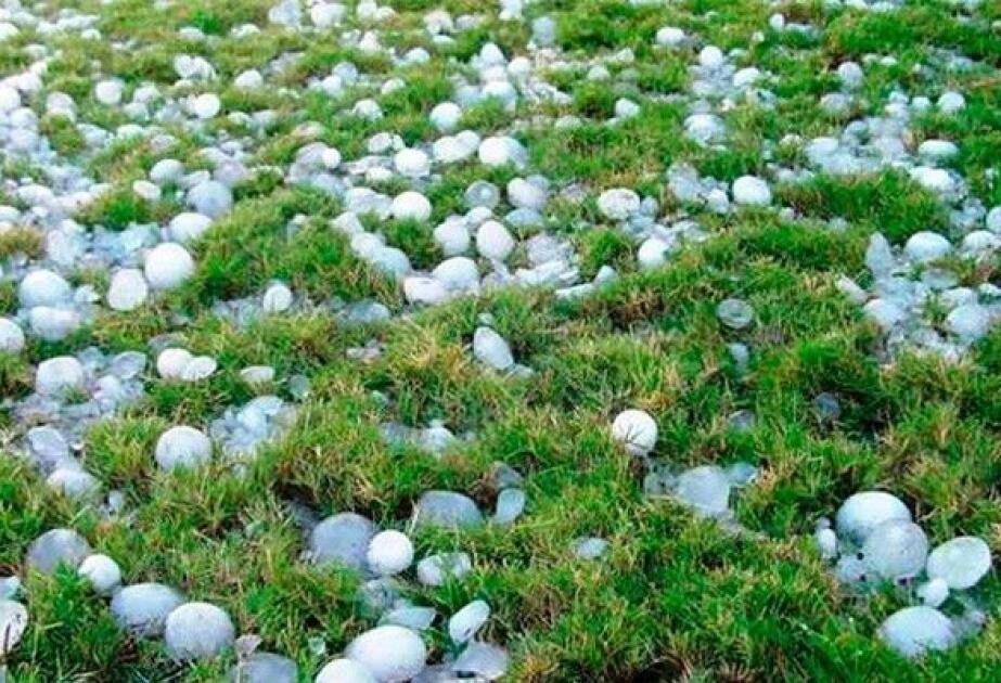 Laçından sonra Şuşaya da dolu düşdü