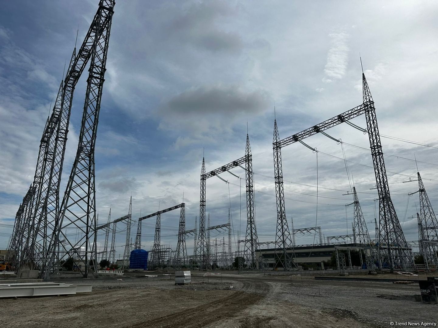 İran Azərbaycandan elektrik enerjisi idxalını artırıb