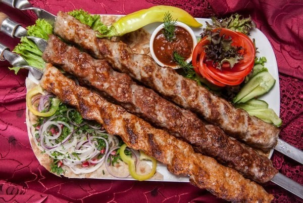 Ucuz ətin şorbası olmaz, bəs KABABI? – 3 manatlıq lülə kababların mətbəxarxası SİRLƏRİ