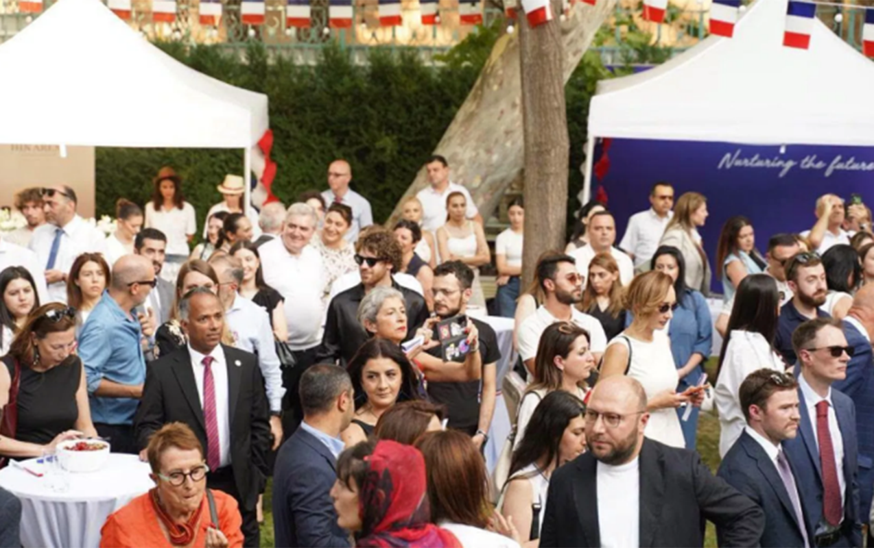 İrəvanda Paşinyanın müavininin də iştirak etdiyi tədbirdə əksər qonaqlar zəhərlənib