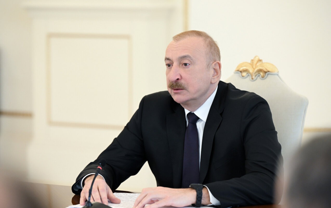İlham Əliyev Japarovu Azərbaycana dəvət etdi