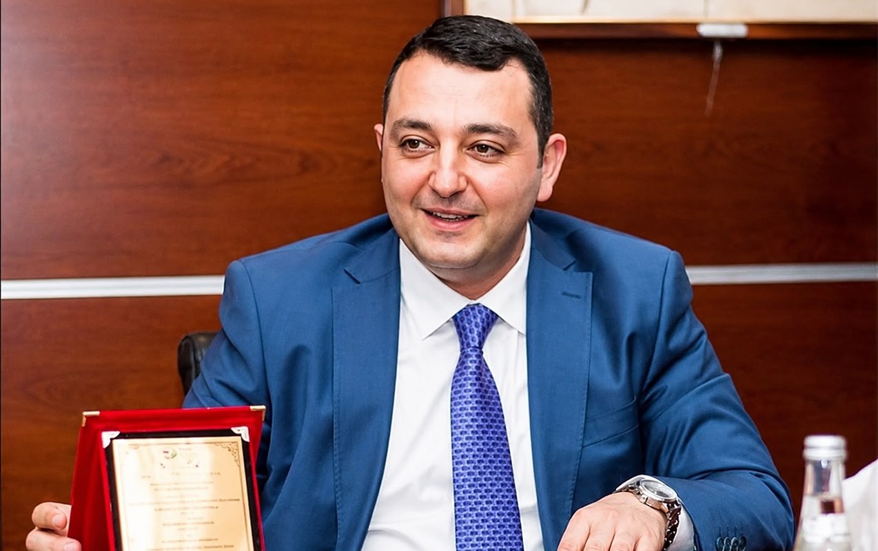 Notarius ilk məhkəməsində həbs edildi