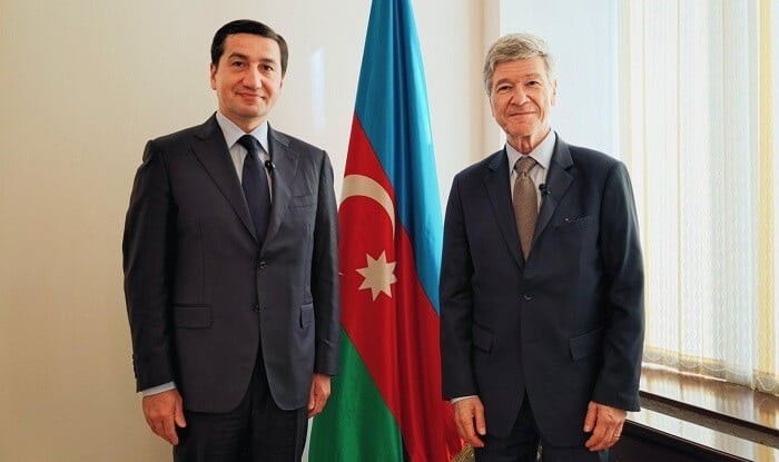 Hajiyev meets Jeffrey Sachs in Baku