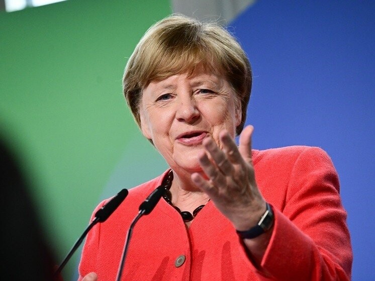 Merkel zarafatın qurbanı oldu: Gizli etiraf - Minsk sazişləri Rusiya üçün tələ idi