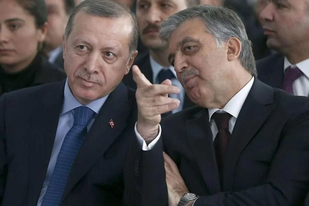 Abdullah Gül sükutu pozdu -