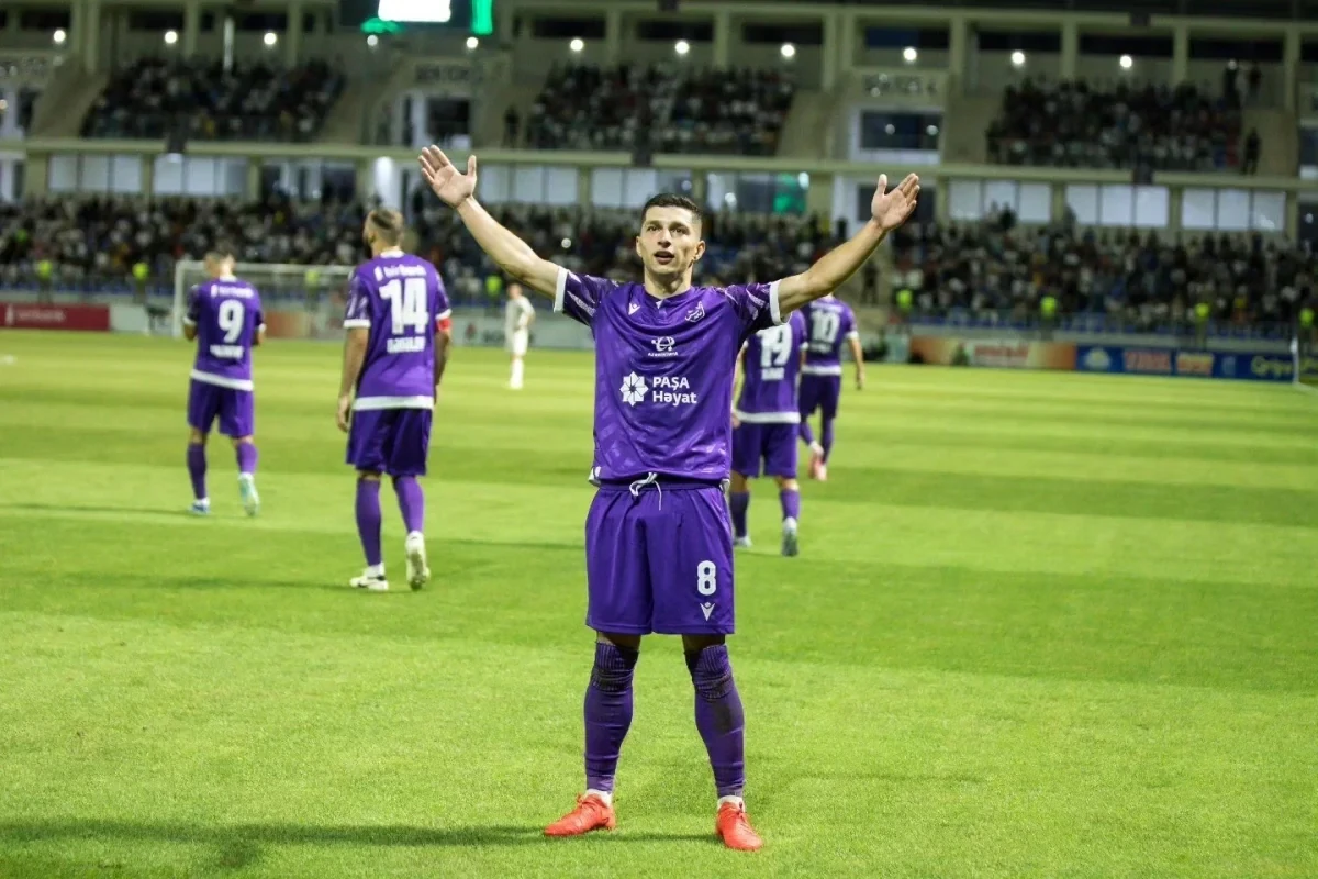 Meydandan qovuldu, şüşəni sındırıb xəstəxanalıq oldu: "Sumqayıt"ın futbolçu karyerasını bitirəcək? - RƏSMİ AÇIQLAMA