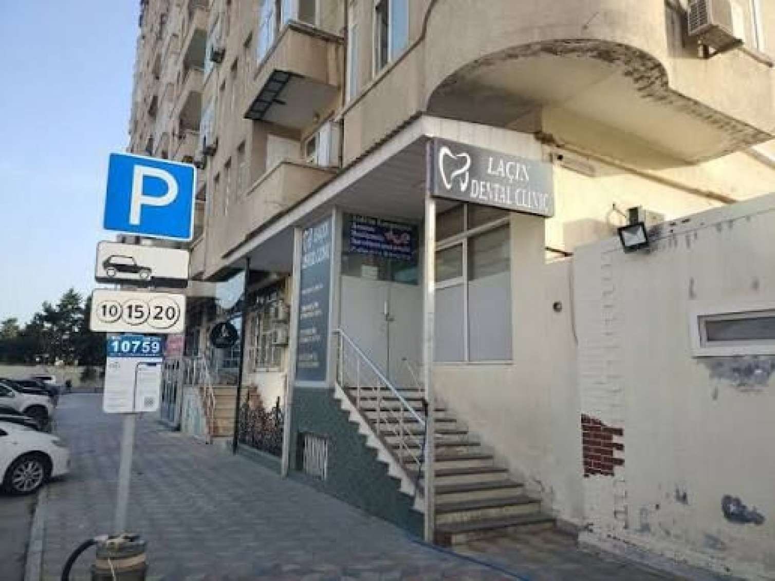 "Mənə qanun maraqlı deyil" - Bakıda klinikada  qalmaqal - VİDEO
