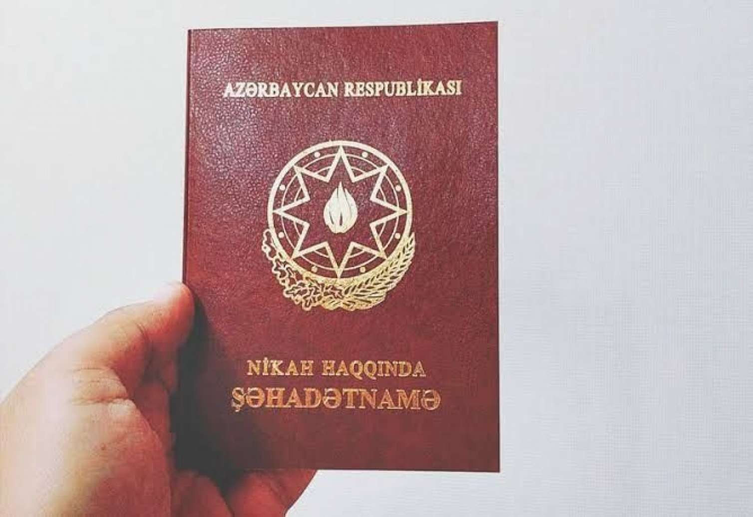 Azərbaycanda həyat yoldaşının soyadını götürən kişilərin   sayı
